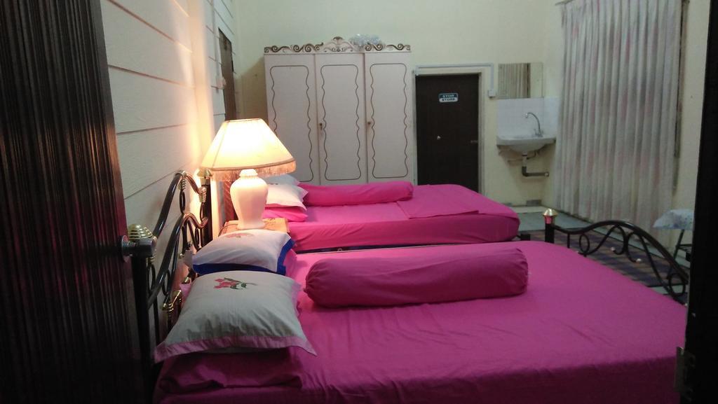 Teratak Ibunda Guest House Kota Bharu Ngoại thất bức ảnh